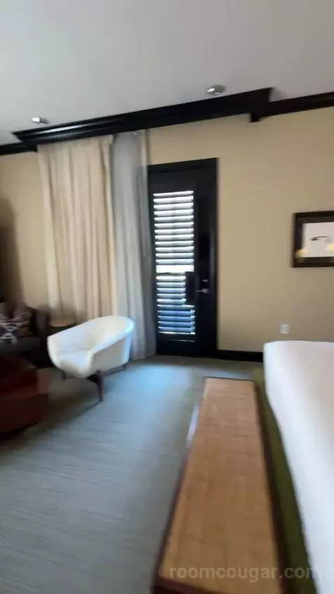Zen Suite bed picture #12