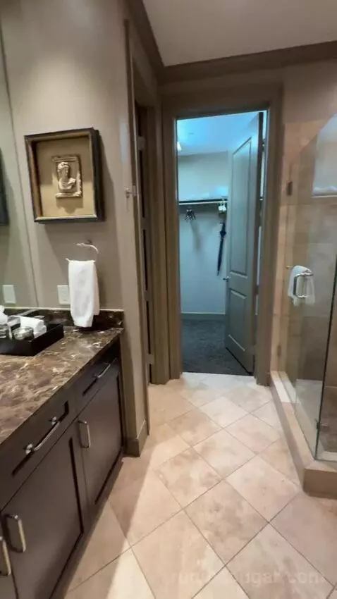 Leonardo Suite bathroom picture #5