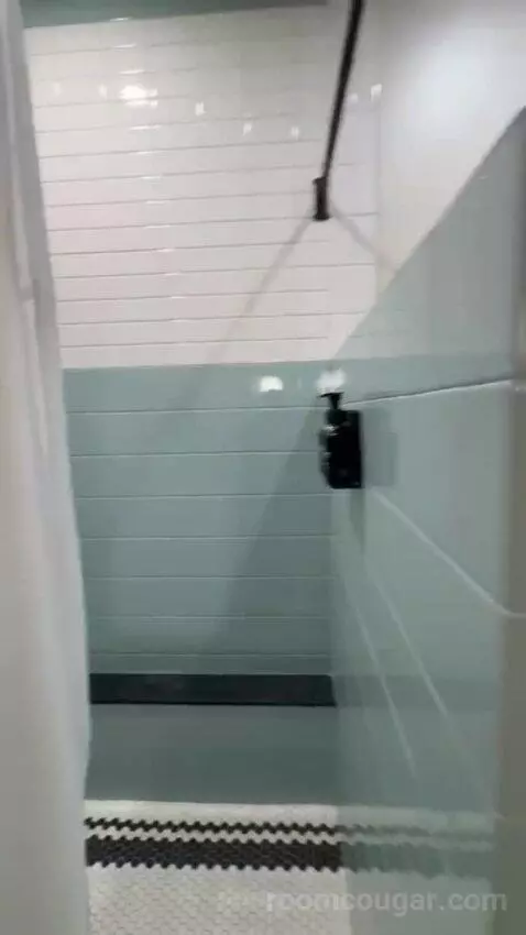 Classic Room with Two Beds bathroom picture #5