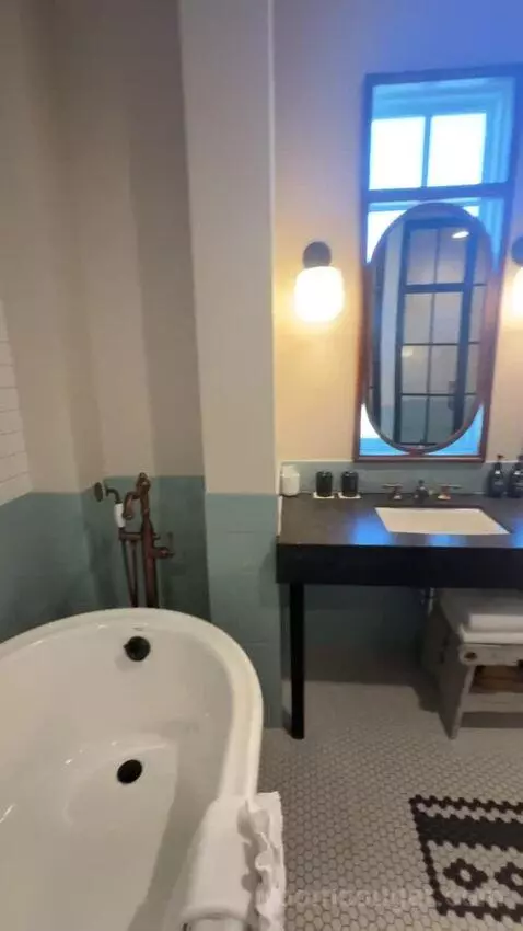 Presidential Suite bathroom picture #7
