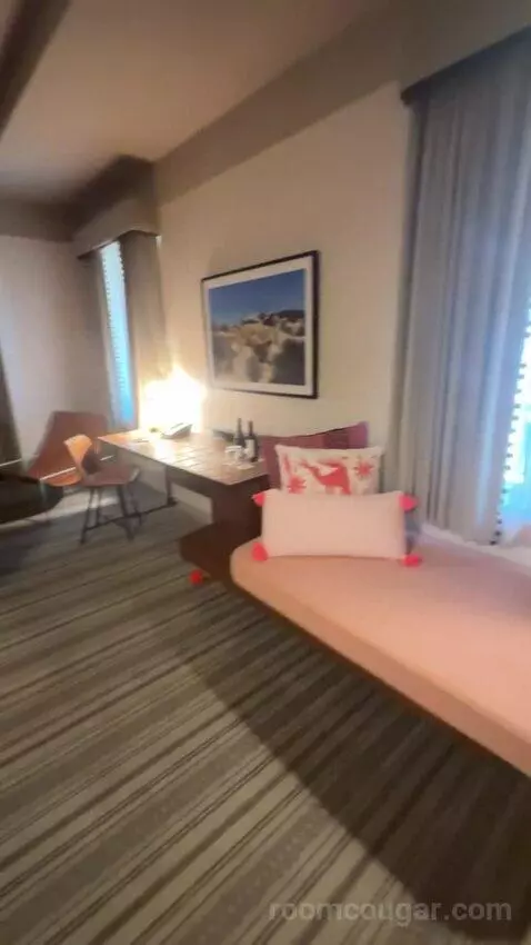 Presidential Suite bed picture #3