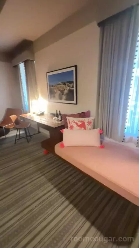 Presidential Suite bed picture #4