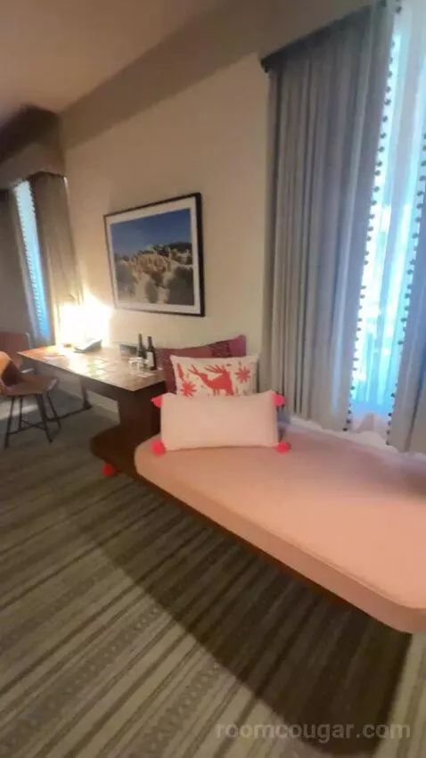 Presidential Suite bed picture #7