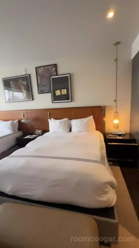 Queen Room with Two Queen Beds bed picture #4
