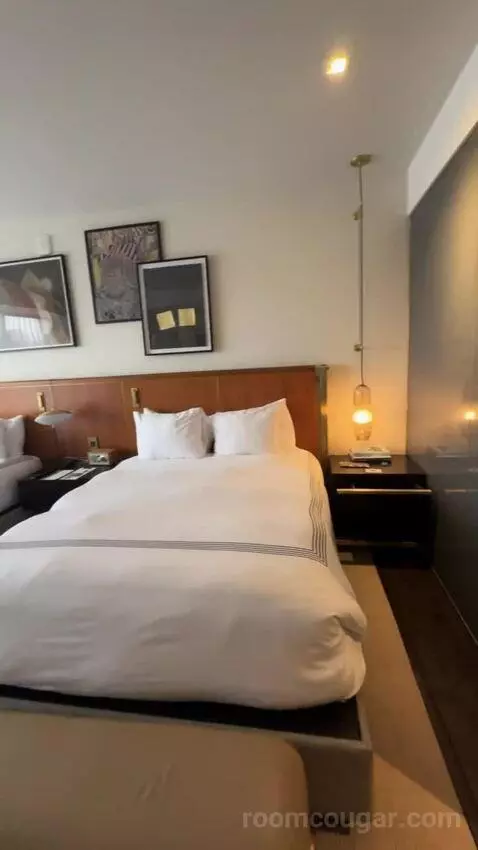 Queen Room with Two Queen Beds bed picture #5