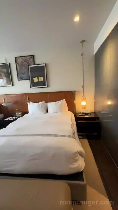 Queen Room with Two Queen Beds bed picture #6
