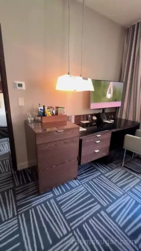 Joule Suite bed picture #1