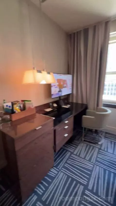Joule Suite bed picture #5