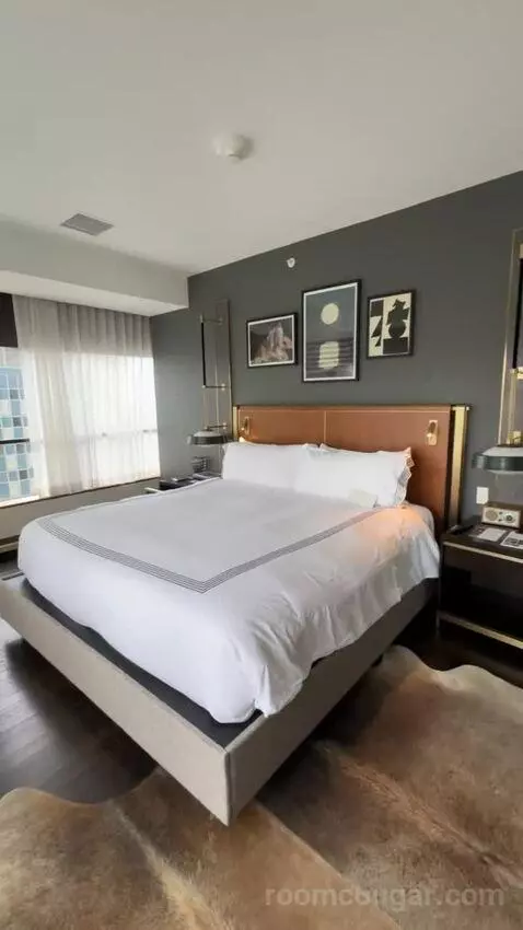 Corner Suite bed picture #4