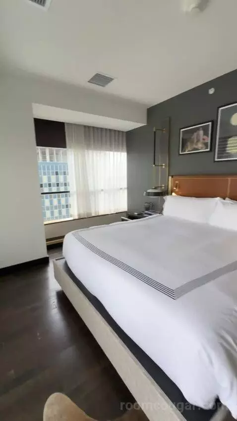 Corner Suite bed picture #9