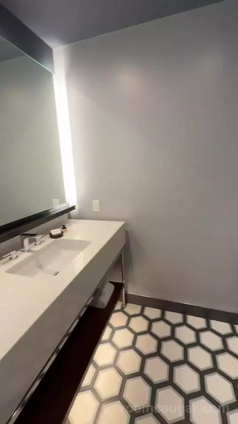 National Suite bathroom picture #4