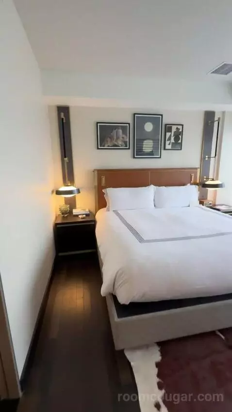 National Suite bed picture #6