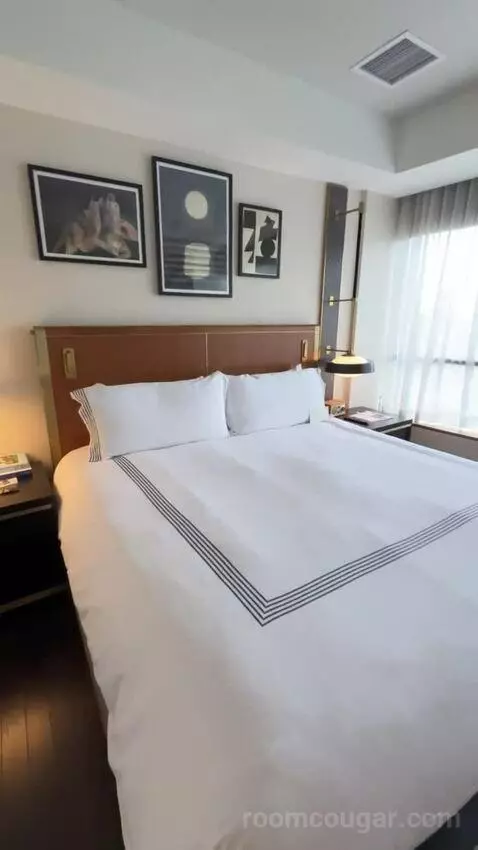 National Suite bed picture #7