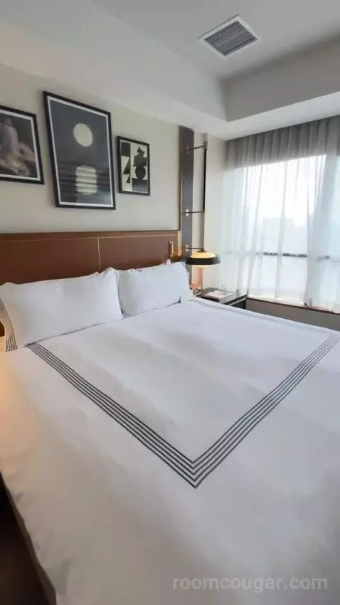 National Suite bed picture #10
