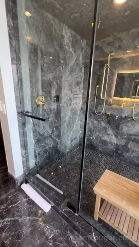 North Penthouse Suite bathroom picture #12