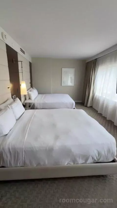 Premium Queen Room with Two Queen Beds bed picture #5