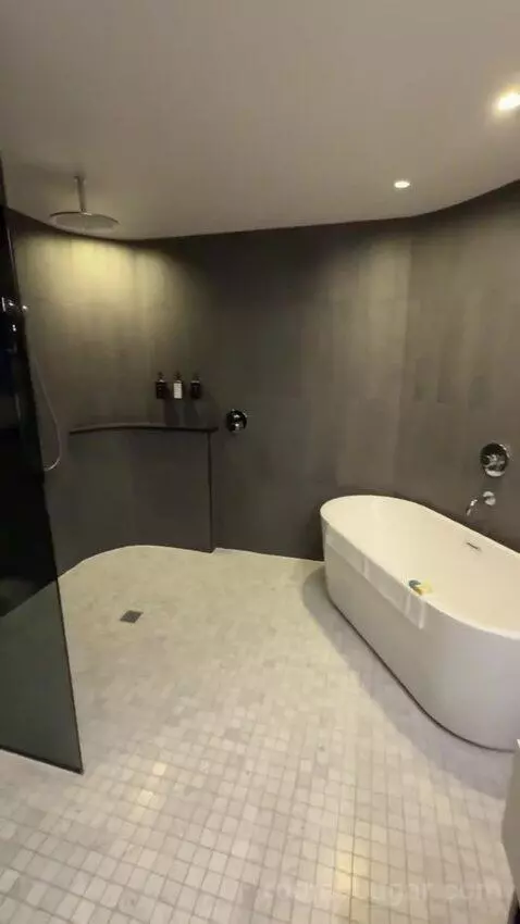 Premium Queen Room with Two Queen Beds bathroom picture #6