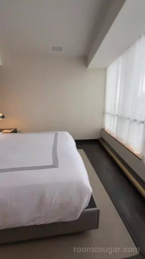 King Room bed picture #4