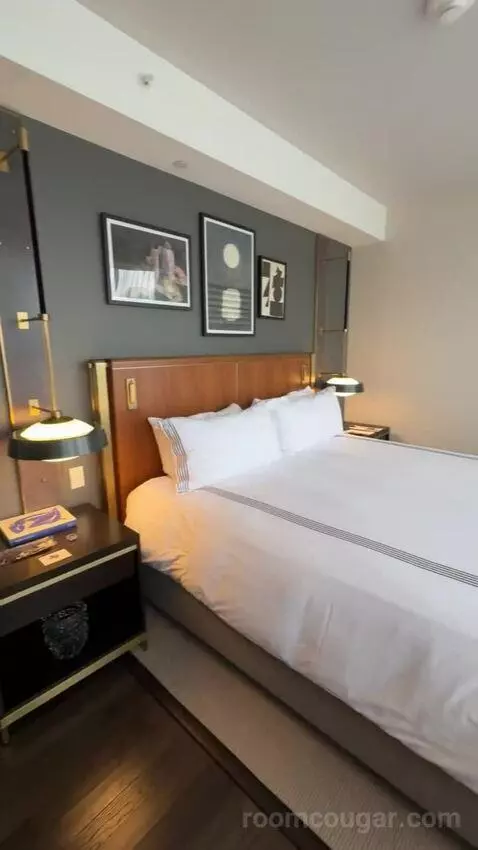 King Room bed picture #7