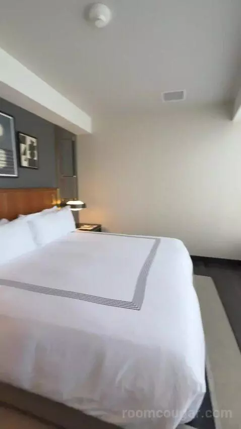 King Room bed picture #10