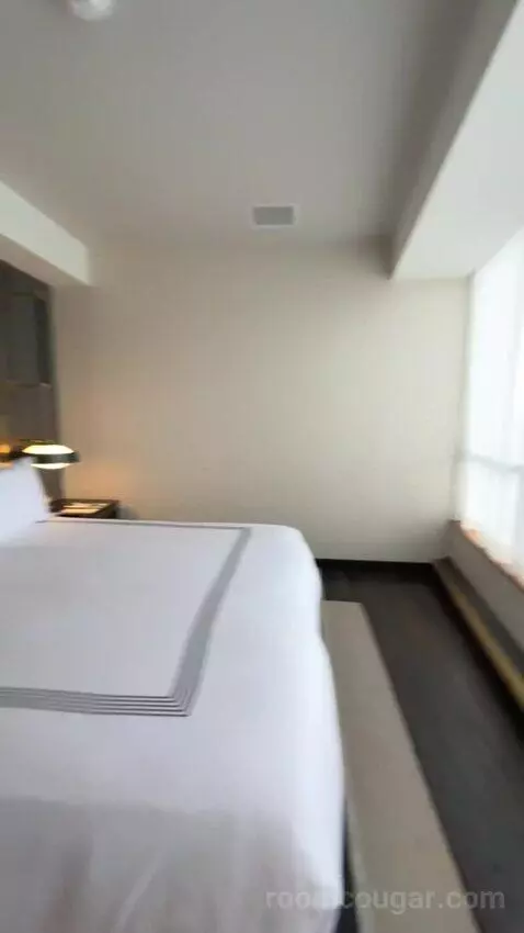 King Room bed picture #12