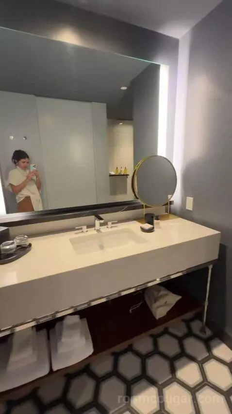 King Room bathroom picture #5