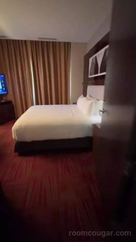 The Joule Penthouse bed picture #4