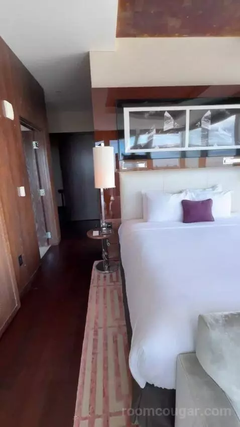 The Joule Penthouse bed picture #8