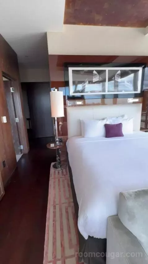 The Joule Penthouse bed picture #9