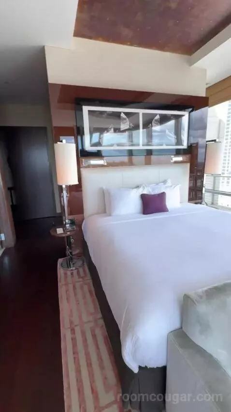 The Joule Penthouse bed picture #11