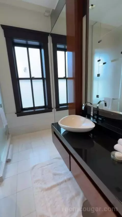 Penthouse Loft bathroom picture #10