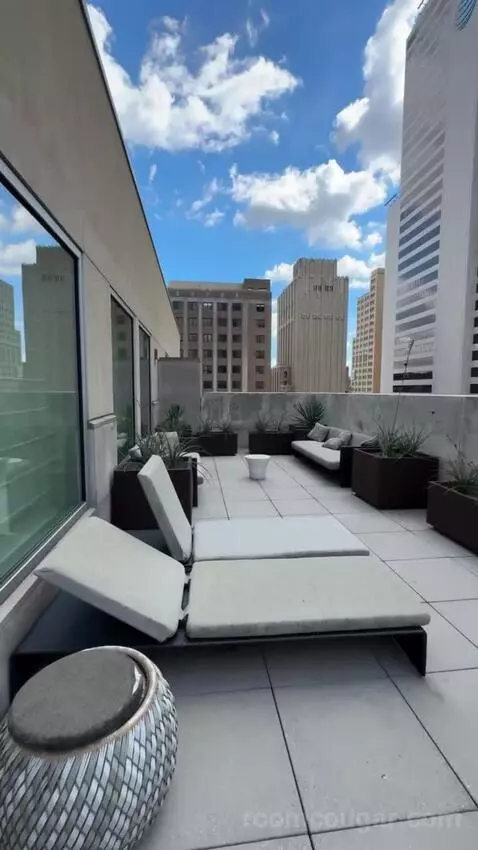 Penthouse Loft view picture #8