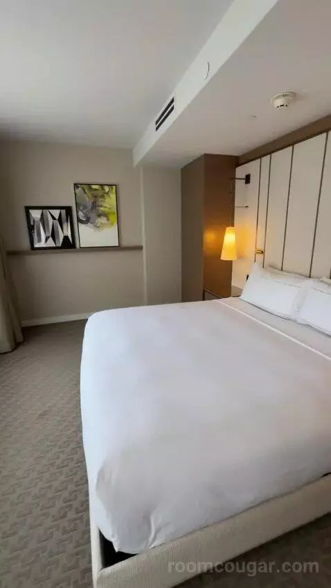 Junior Suite bed picture #5