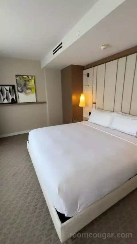Junior Suite bed picture #8
