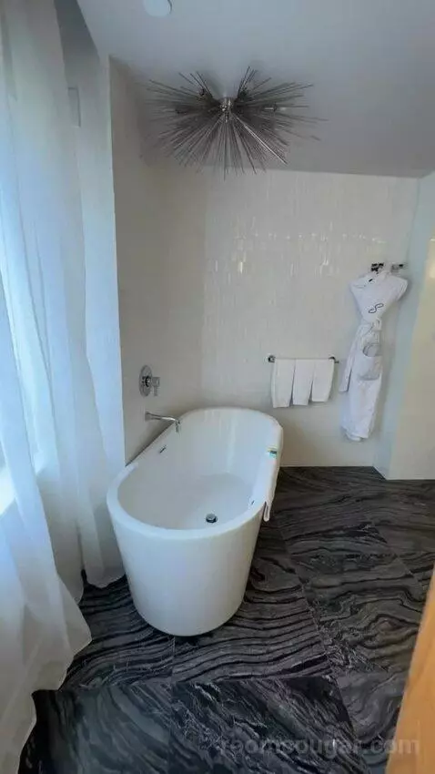 One-Bedroom Presidential King Suite bathroom picture #4