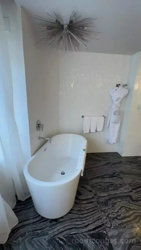 One-Bedroom Presidential King Suite bathroom picture #6