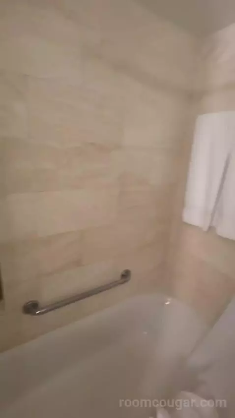 King Room with City View bathroom picture #10