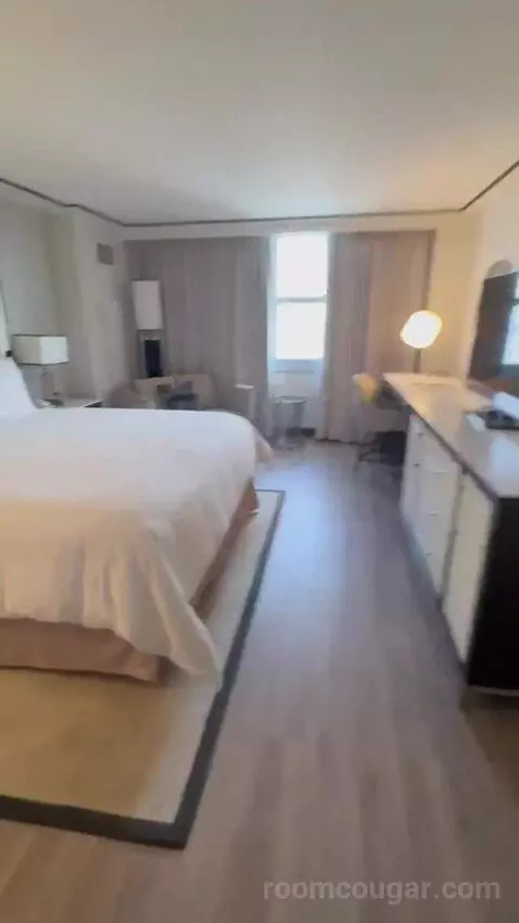King Room with City View bed picture #4