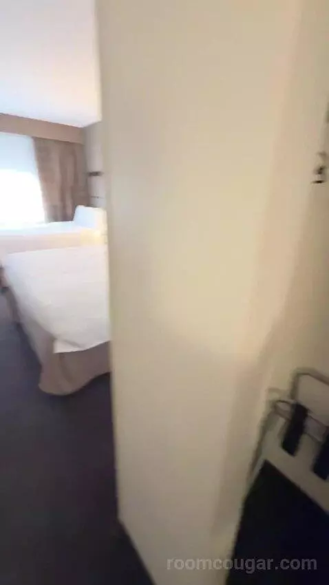 Queen with Two Queen Beds bed picture #3