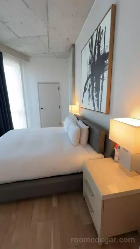 Epic Suite bed picture #3