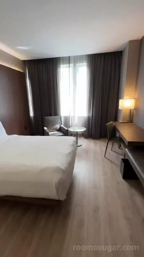 Guest Room with Two Double Beds bed picture #7