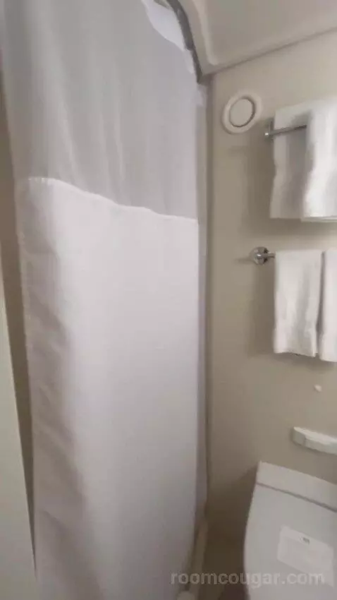 Inside Cabin bathroom picture #7