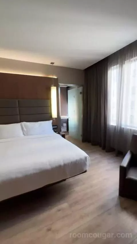 King Room bed picture #10