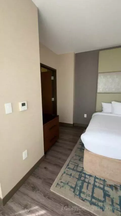 One-Bedroom Suite with Two Queen Beds bed picture #2