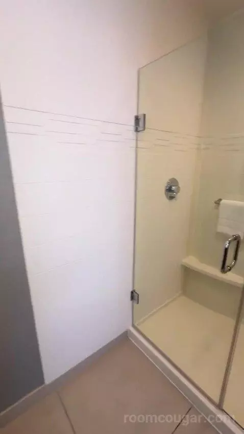 One-Bedroom Suite with Two Queen Beds bathroom picture #10