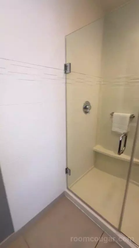 One-Bedroom Suite with Two Queen Beds bathroom picture #11