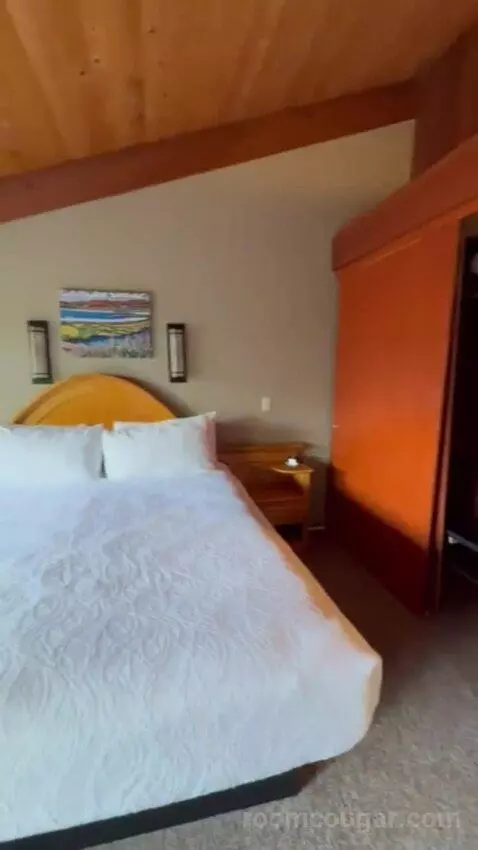 Garden Room bed picture #9