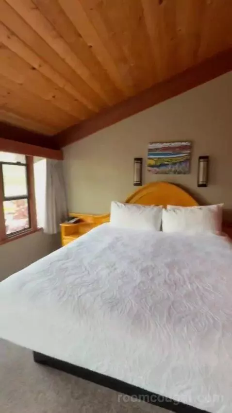 Garden Room bed picture #10