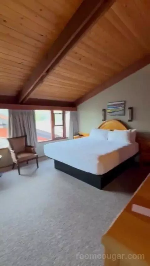Garden Room bed picture #2