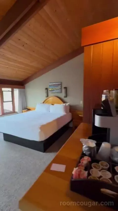 Garden Room bed picture #5